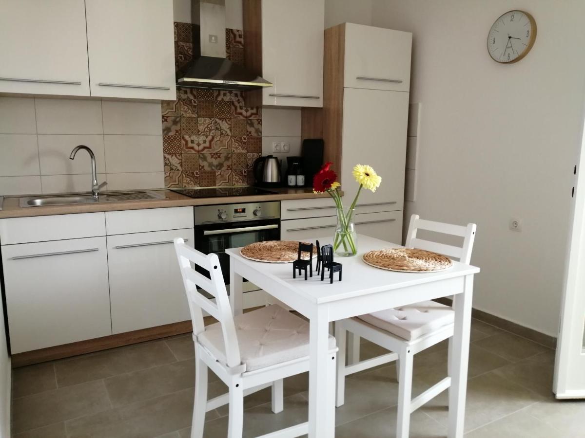 Apartment Angelina Free Public Parking Zadar Exterior photo